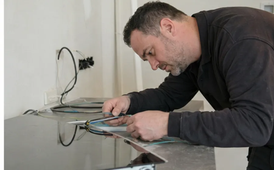 Küchen-Elektroinstallation: Rapid Haustechnik Einsatz vor Ort